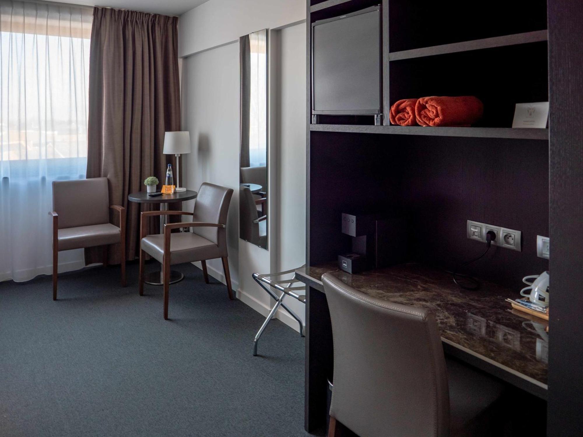 Tower Hotel アールスト エクステリア 写真