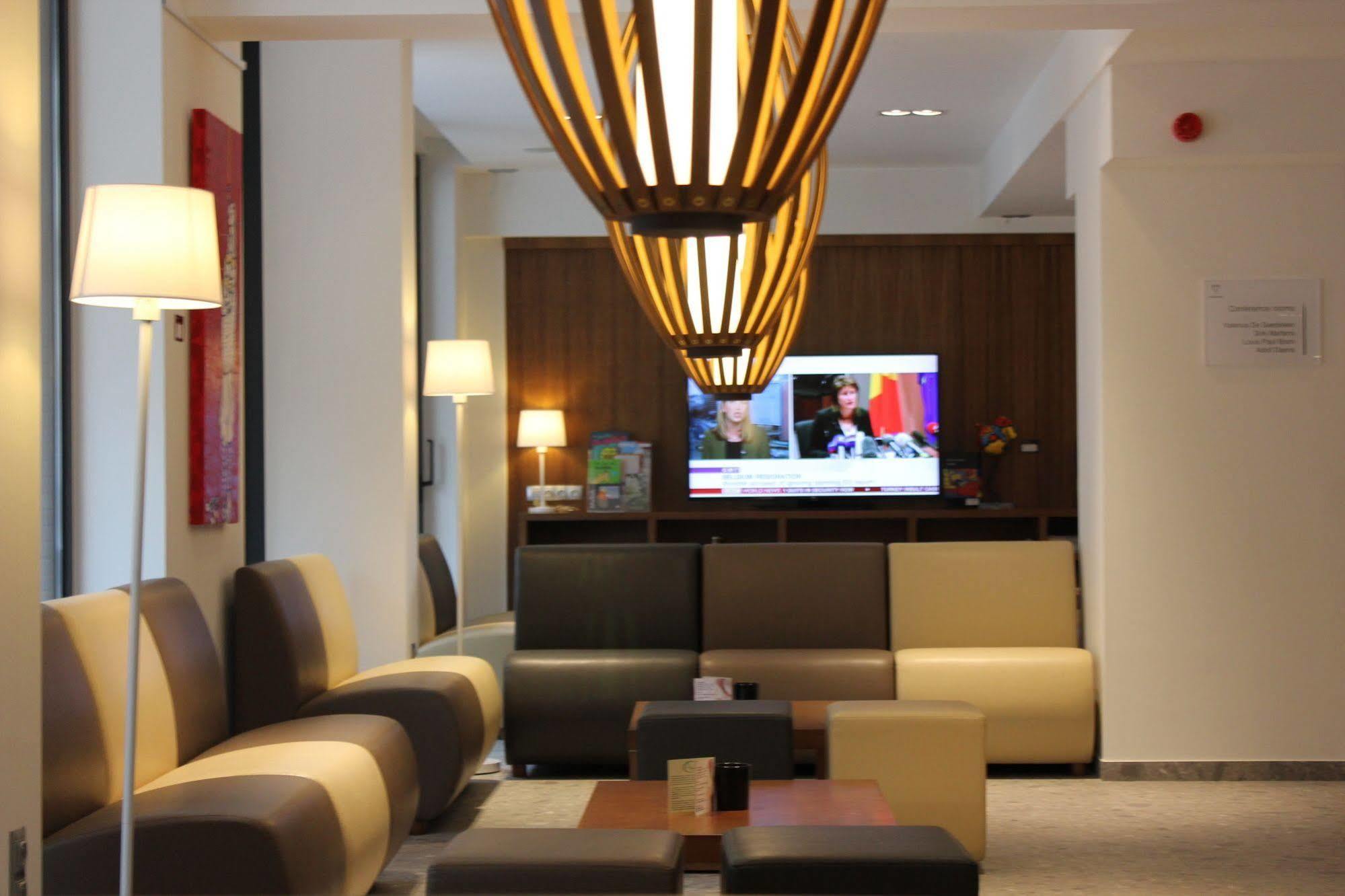 Tower Hotel アールスト エクステリア 写真