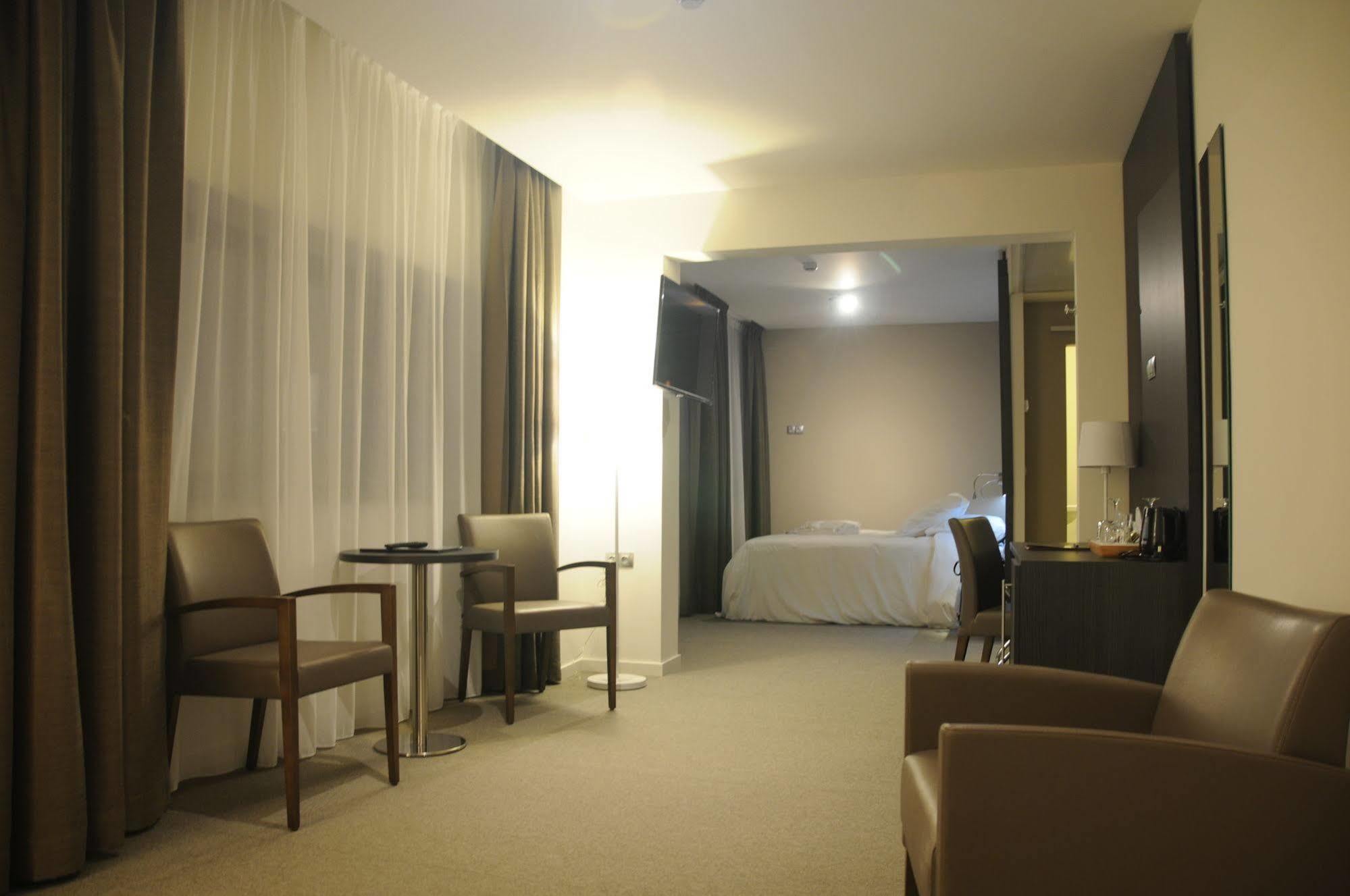 Tower Hotel アールスト エクステリア 写真